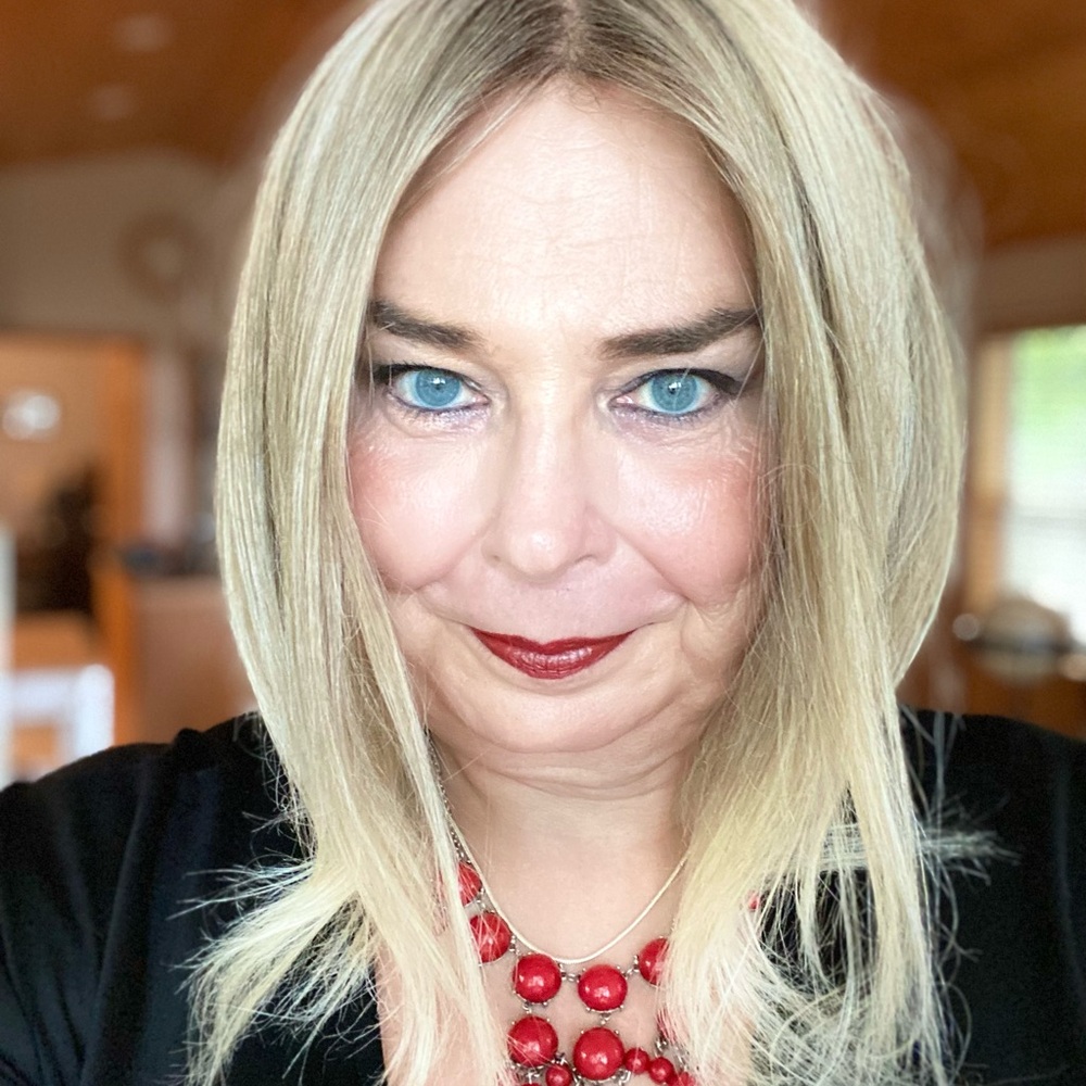 Meet your Posher, Briana